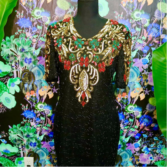 Dresses - Picture 1 of 8